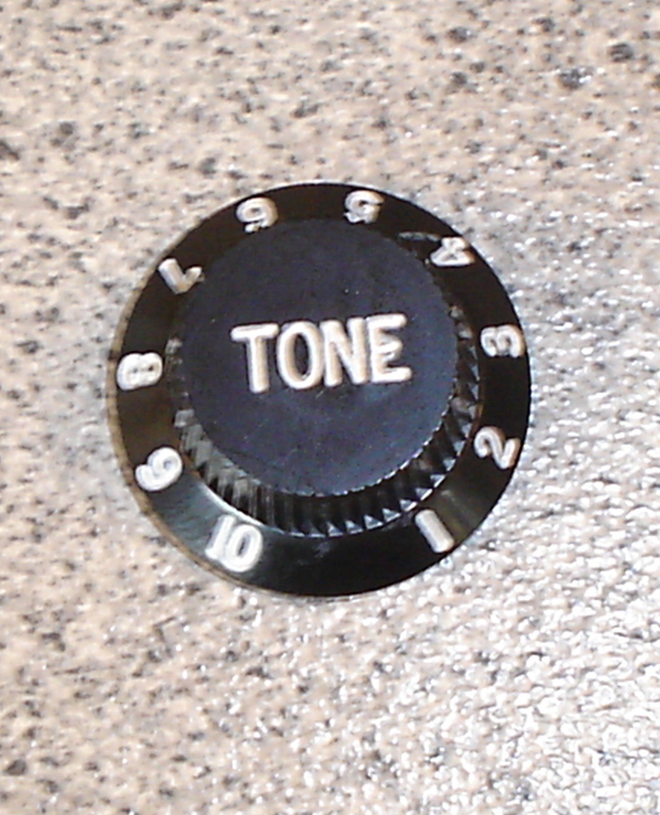 Maxtone KB-2 Black, Toneknott til gitar